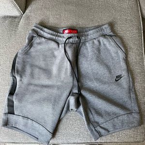 Nike medium shorts